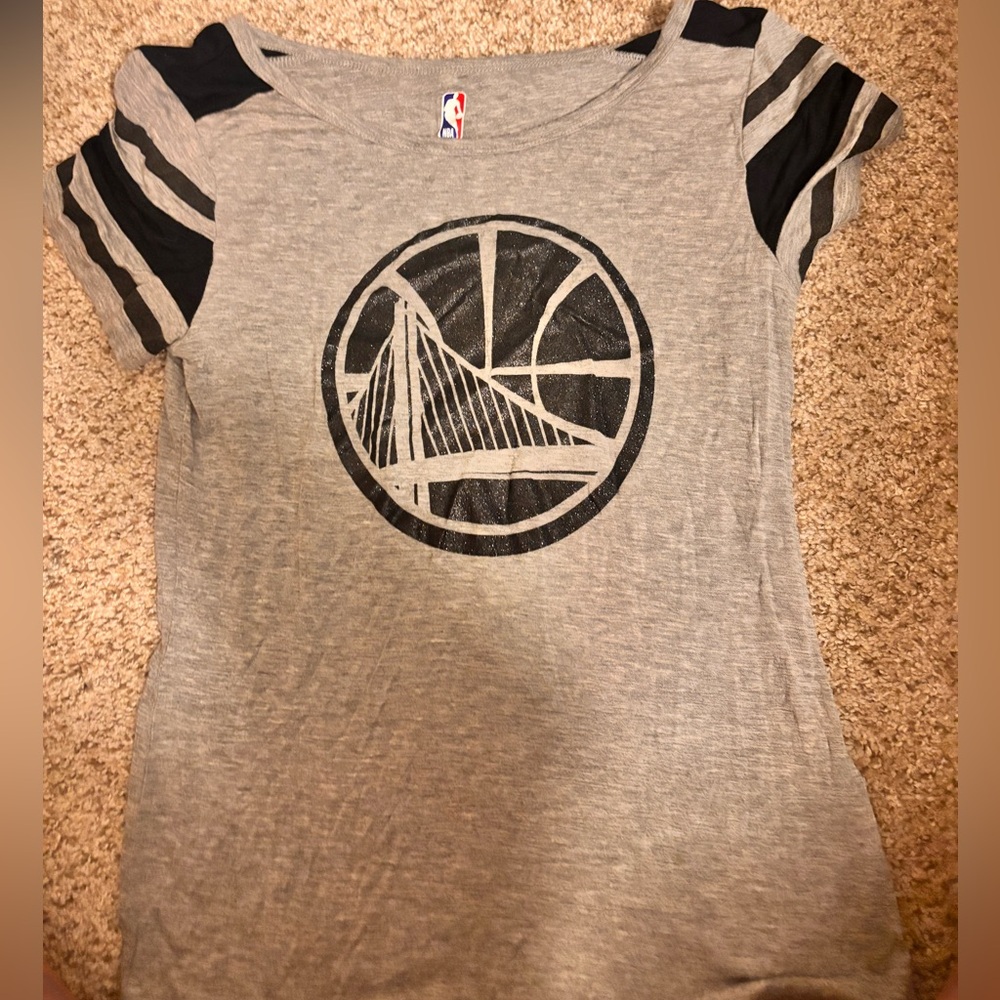 Women’s Golden state warriors grey top
